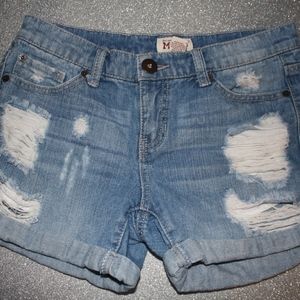 Jean shorts w/ holes